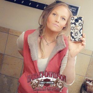 Meet your Posher, Chrystal